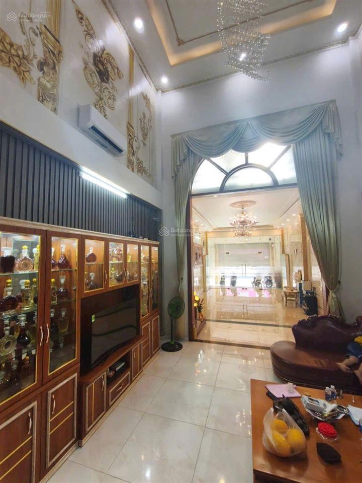 # mặt tiền kinh doanh biệt thự 5 tầng btct
#góc 3 mặt tiền đường phan văn hớn gần chợ đại hải hm