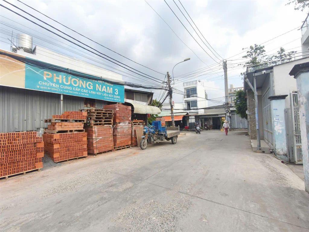 Nhà cấp 4 + 10 phòng cho thuê hóc môn sát quận 12 vị trí ấp đông 1, thới tam thôn , hóc môn. hẻm