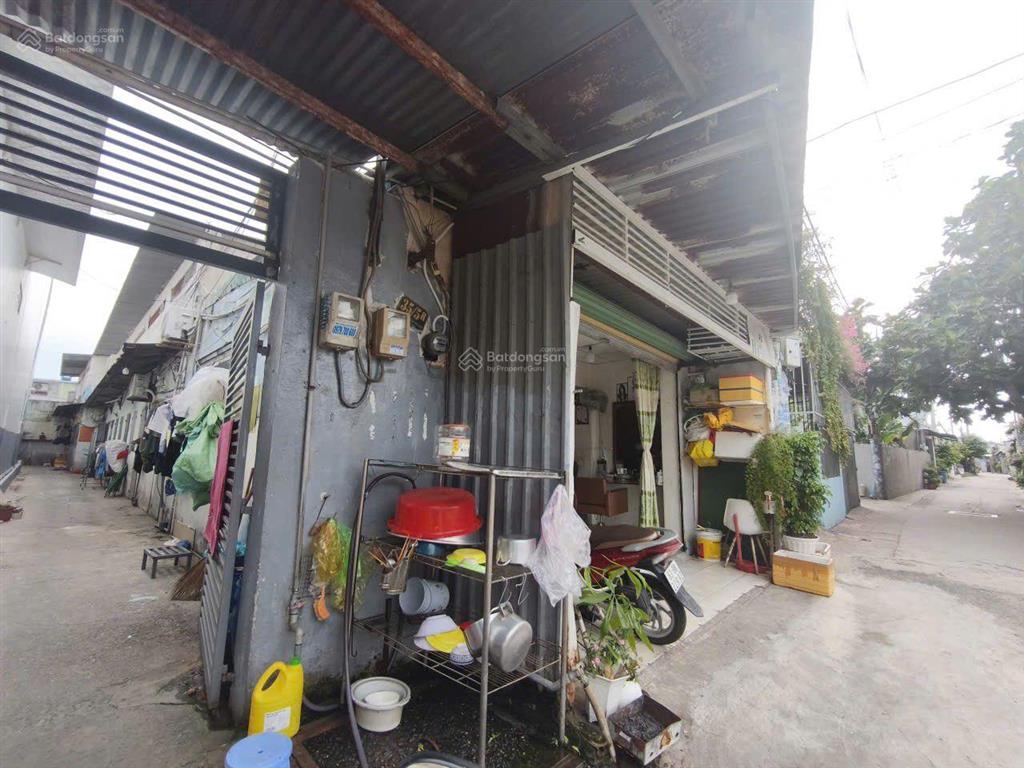 Nhà cấp 4 + 10 phòng cho thuê hóc môn sát quận 12 vị trí ấp đông 1, thới tam thôn , hóc môn. hẻm