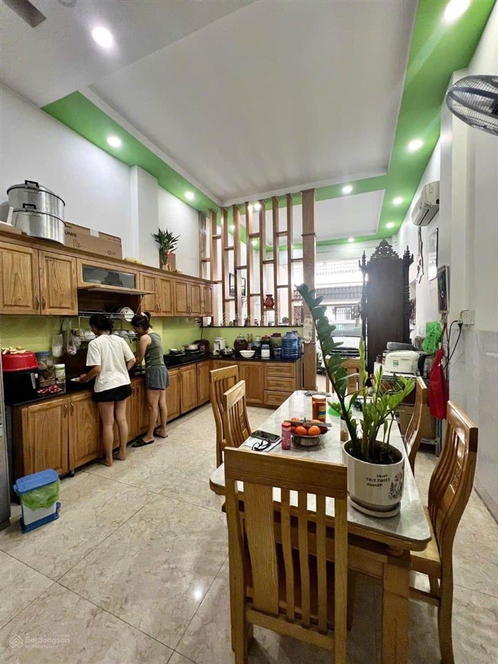 Bán nr hxh 3 tầng tại bình thành, 60m2, 2pn, 2wc bao đẹp