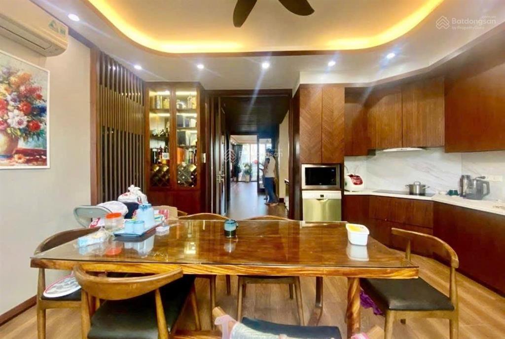Bán liền kề kđt văn quán, hà đông. dt 85m2, 5 tầng, giá 21,x tỷ. ô thang máy.
