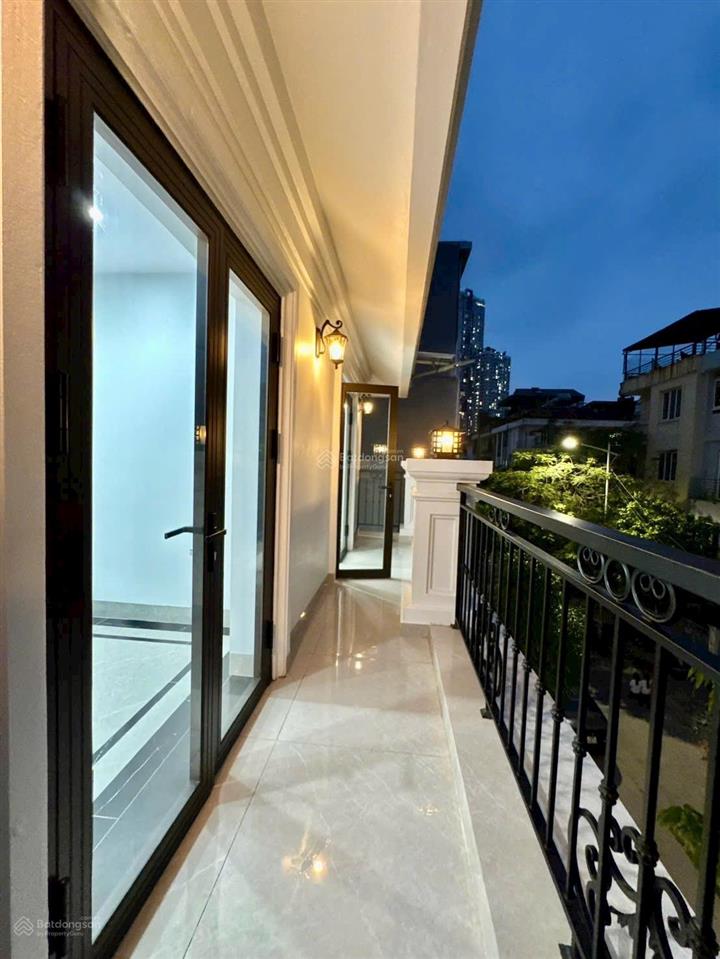 Bán biệt thự căn góc văn khê  hà đông. dt 182m2, mt 22m, giá 4x tỷ. mới đẹp ở luôn.