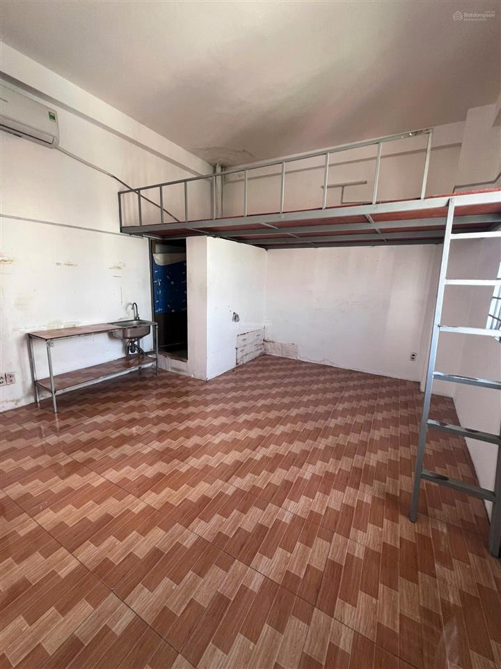 Cho thuê nhà trọ 20m2 bancong  4 triệu ở quốc lộ 13, p bình thạnh, hcm hot!