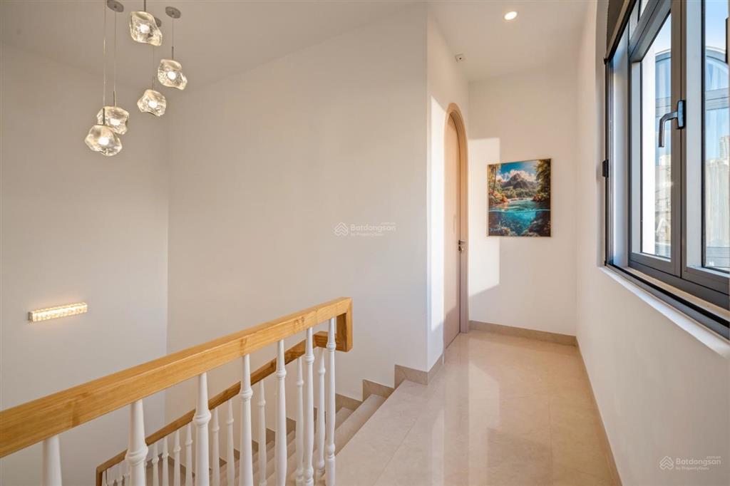 Bán nhà 3 tầng full nội thất lô góc 2 mttạ mỹ duậtsơn tràđà nẵng