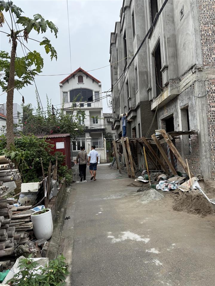 Chủ cần tiền gấp, bán lỗ căn nhà xây mới gần vinhomes ocean park, giá 5 tỷ/căn