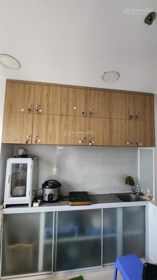 Shophouse ngay cổng chính, 2 mặt tiền, 1 trệt 1 lầu . chỉ 10 triệu/tháng.
