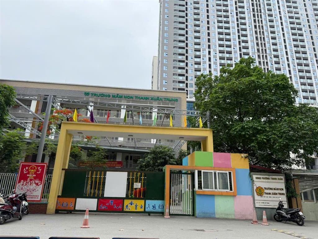 Siêu phẩm lõi thanh xuân nhà phố khuất duy tiến 38m x 5t  ô tô tránh  vỉa hè  nhỉnh 20 tỷ