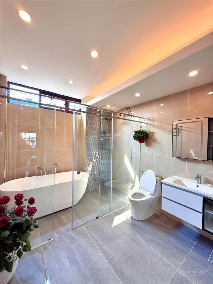 Bán gấp nhà 34m x 5 tầng thịnh liệt hoàng mai  phân lô ô tô tránh full nội thất hơn 10 tỷ