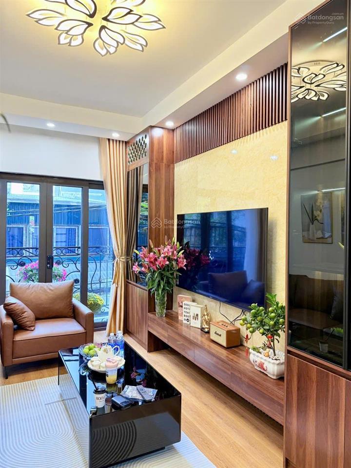 Bán gấp nhà 34m x 5 tầng thịnh liệt hoàng mai  phân lô ô tô tránh full nội thất hơn 10 tỷ