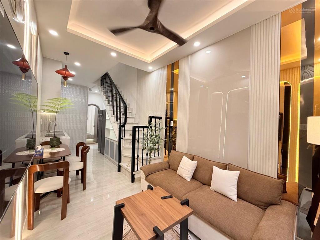 6 tỷ mấy mua được căn nhà có cả phòng trà & khoảng xanh riêng!