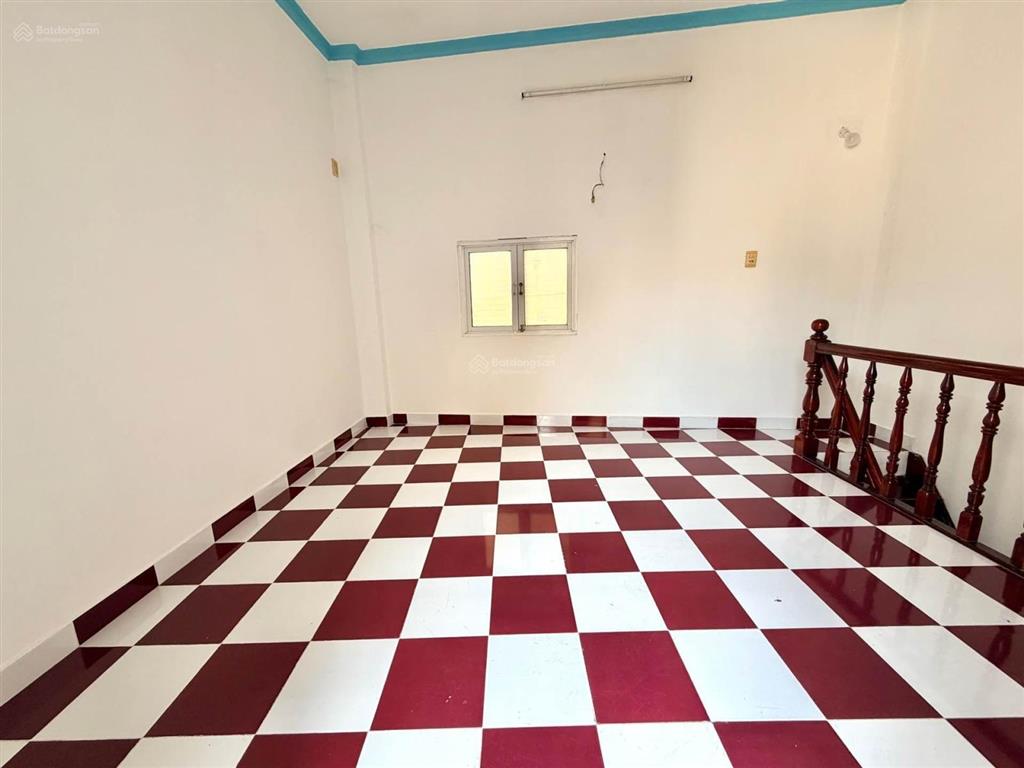 Hiếm  kẹt tiền cần bán gấp nhà 3 tầng, chiến thắng, gần hoàng văn thụ, pn không qh, lg  hieu htpc