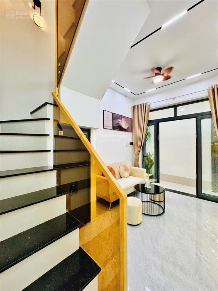 Bước vào nhà, cảm giác muốn ở  xvnt 3tầng, 3pn, 3wc, ban công bình yên đón ngày mới
