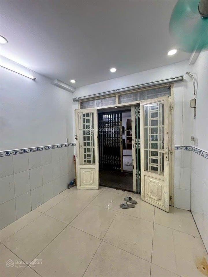 Nhà hẻm thông, giá tốt đường phan văn trị, gần bà chiểu, sổ vuông đẹp, gần hẻm ô tô
