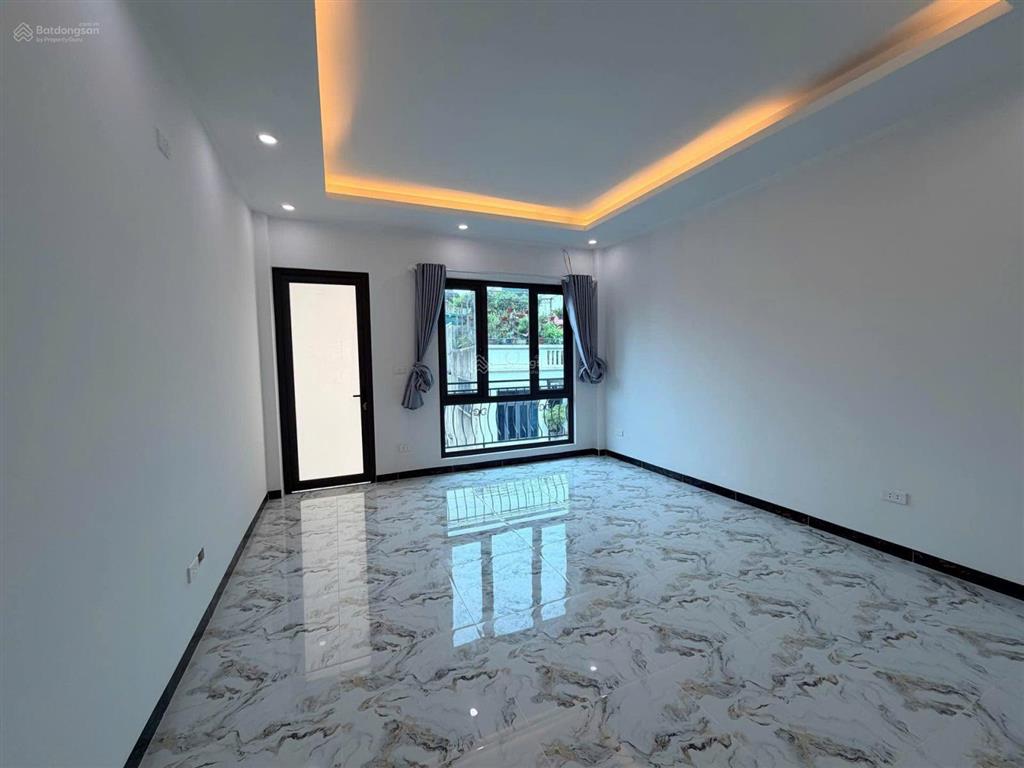 Bán gấp nhà riêng minh khai, 5 tầng thang máy, 29m2, 3pn, 3wc, sổ đỏ cc,  o.9.7.1.9.8.2.1.8.7