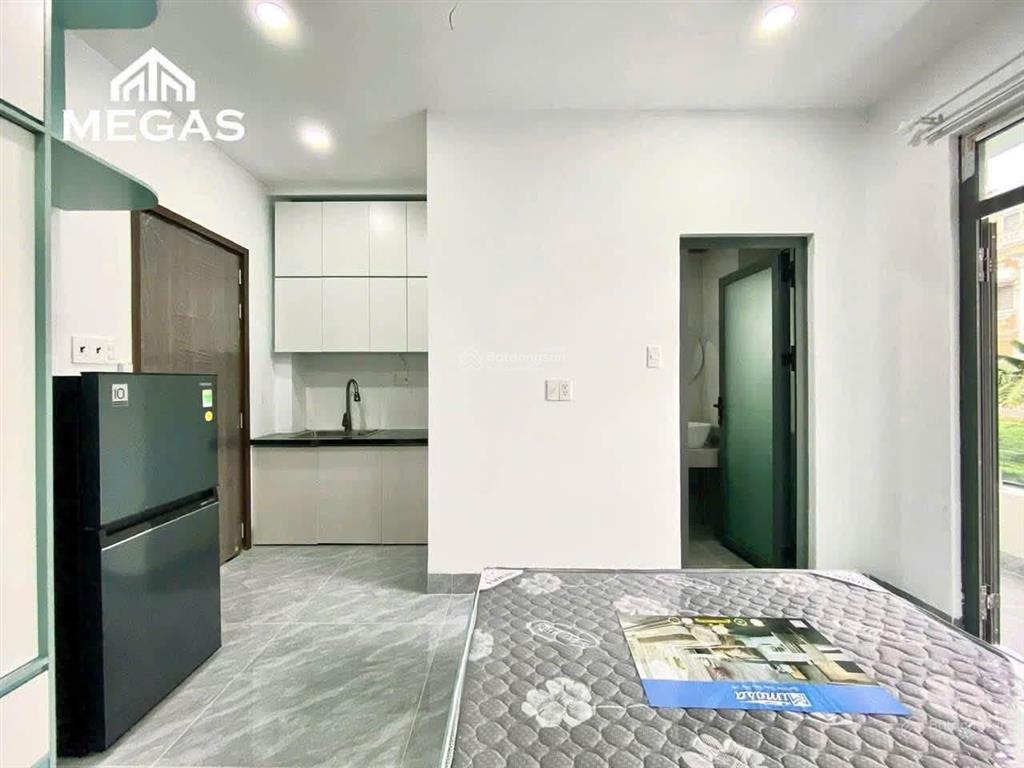 Studio mới keng, đẹp, rộng và mới ngay vòng xoay dân chủ, tiện di chuyển trung tâm