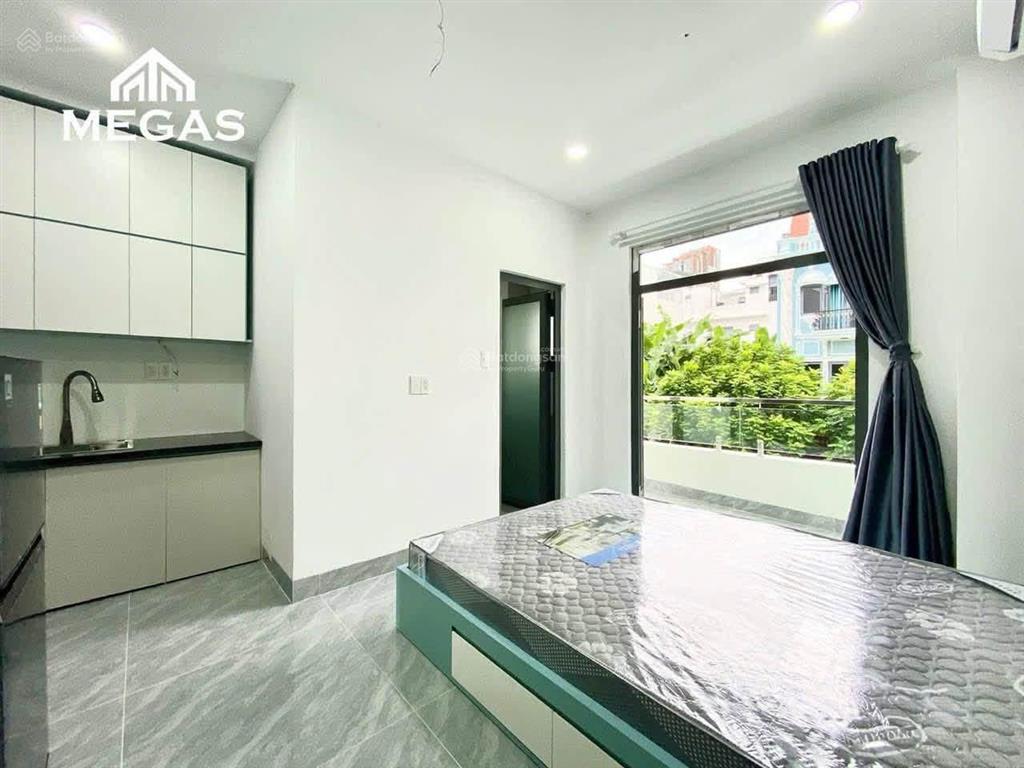 Studio mới keng, đẹp, rộng và mới ngay vòng xoay dân chủ, tiện di chuyển trung tâm