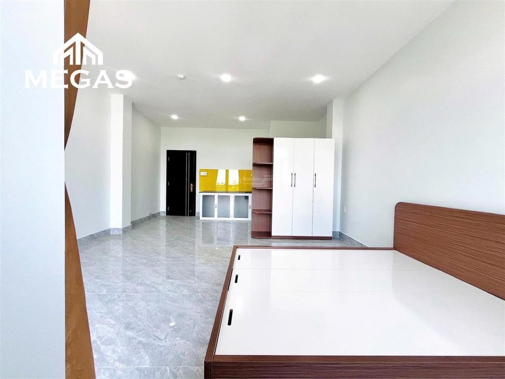 Studio bancol siêu rộng  thoáng ngay sư vạn hạnh quận 10