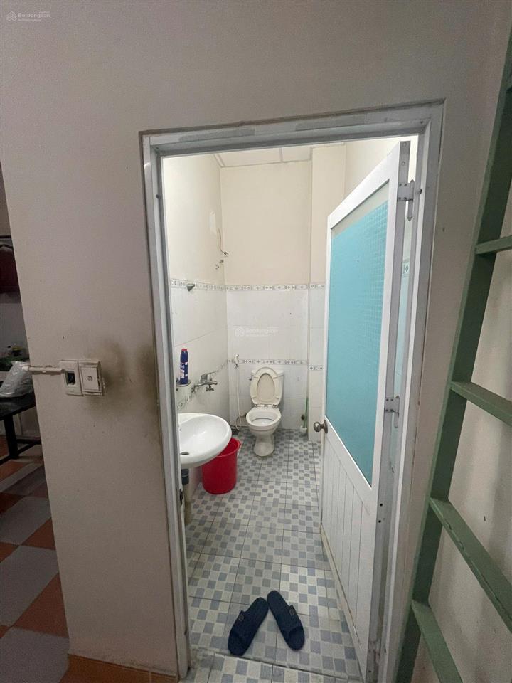 Cho thuê nhà c4 nguyễn thúy, gần biển