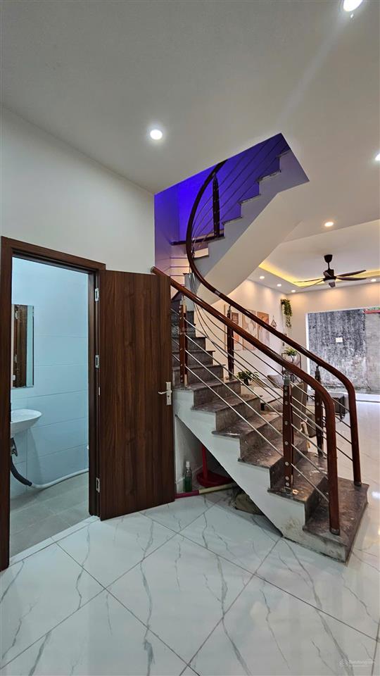 Bán nr đẹp tại thị trấn quang minh, 3,65 tỷ, 40m2, 3pn, 2wc, pháp lý đầy đủ