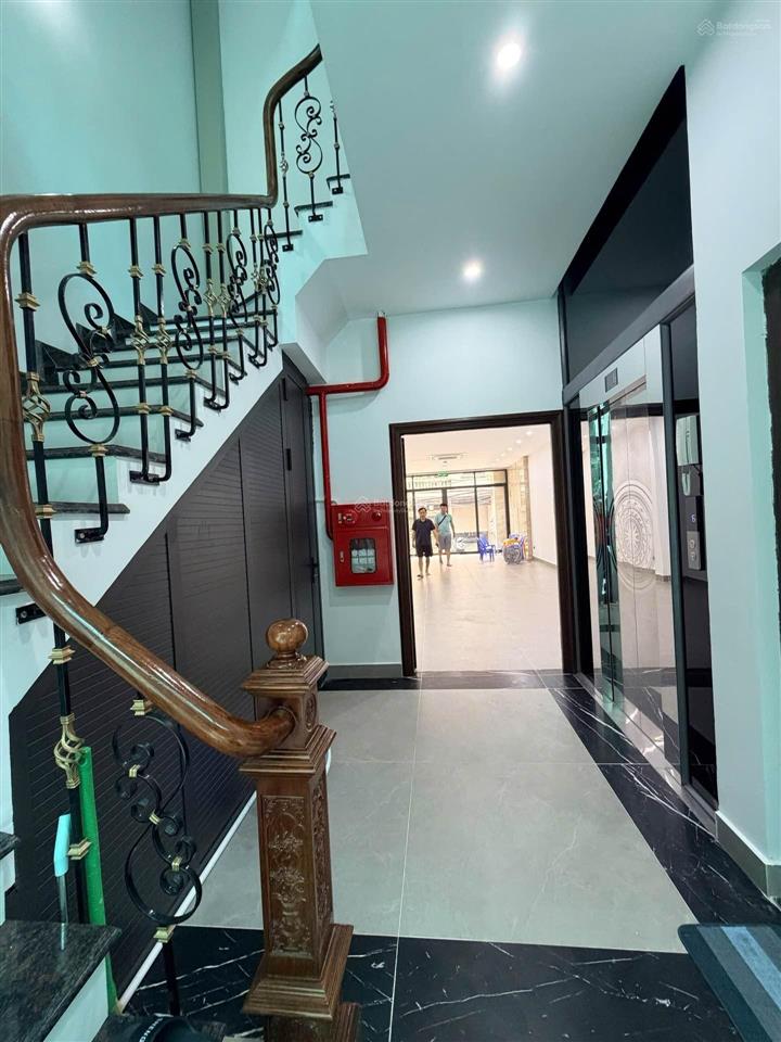 Mặt phố nguyễn văn trỗi 7 tầng thang máy, kinh doanh, ô tô tránh