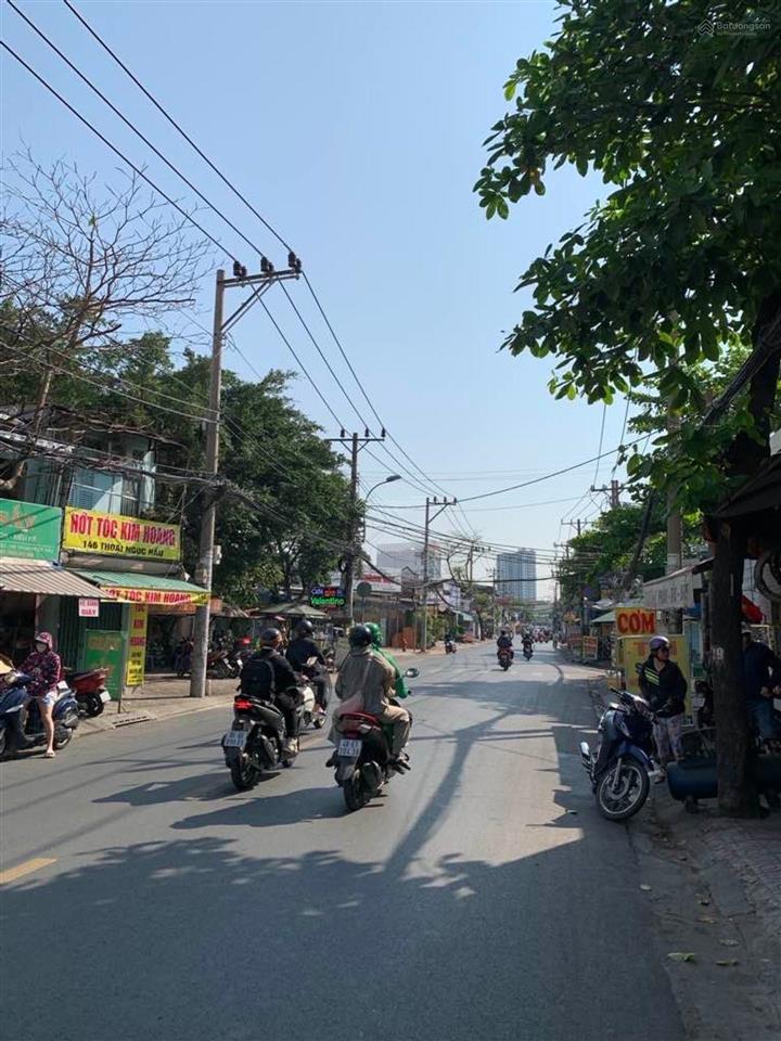 Bán gấp cc 3pn, 2wc, 94,5m2 tại 685, etown building, tân bình, 5,5 tỷ vnd