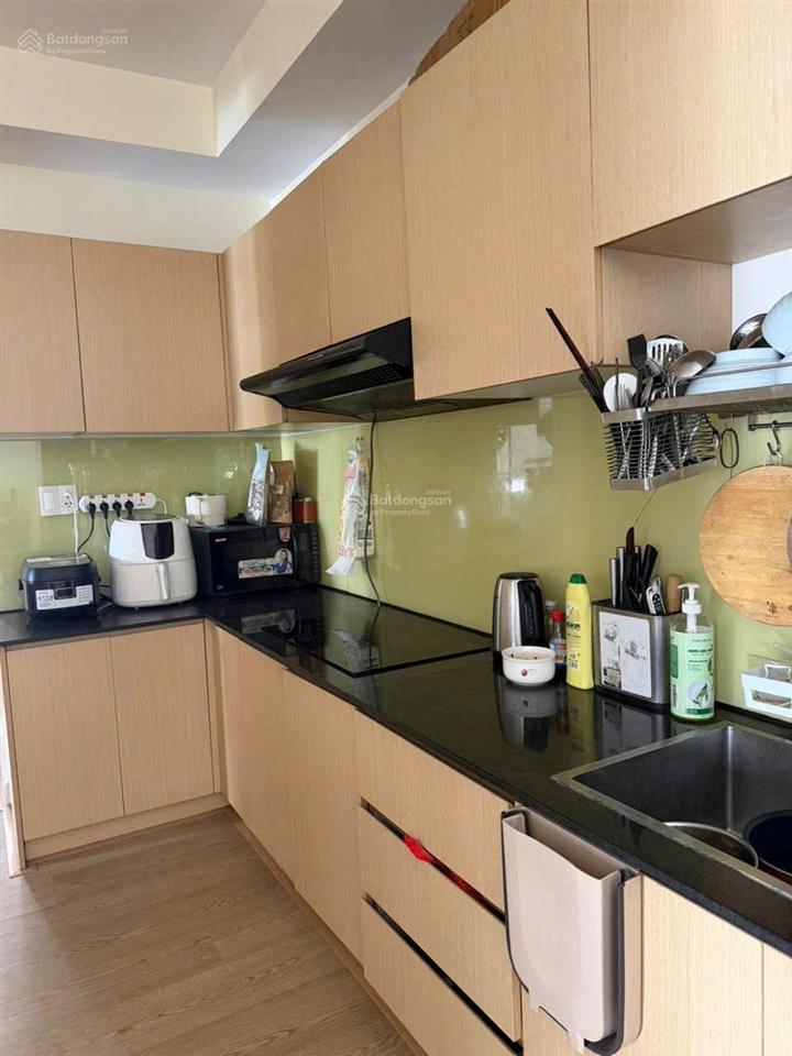 Bán gấp cc 3pn, 2wc, 94,5m2 tại 685, etown building, tân bình, 5,5 tỷ vnd