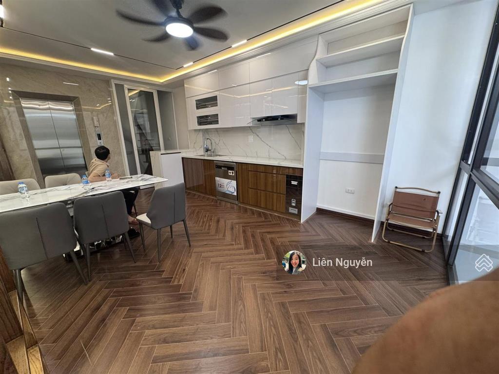 Bán nhà lò đúc, 45m2, 7 tầng thang máy, mặt tiền gần 4m, 19.8 tỉ, ngõ rộng, kinh doanh