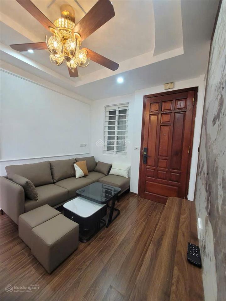 Ccmn ngõ 58 nguyễn khánh toàn , dt 51m 2 ngủ,1 khách,1wc,full nội thất. giá 2,5 tỷ có thương lượng