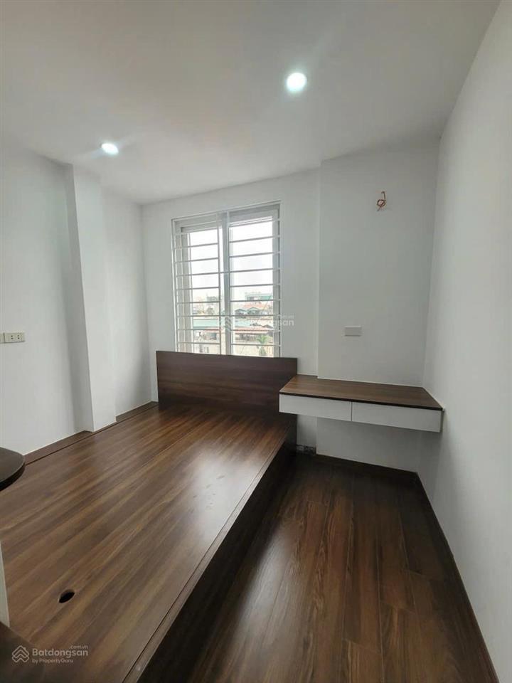 Ccmn ngõ 58 nguyễn khánh toàn , dt 51m 2 ngủ,1 khách,1wc,full nội thất. giá 2,5 tỷ có thương lượng