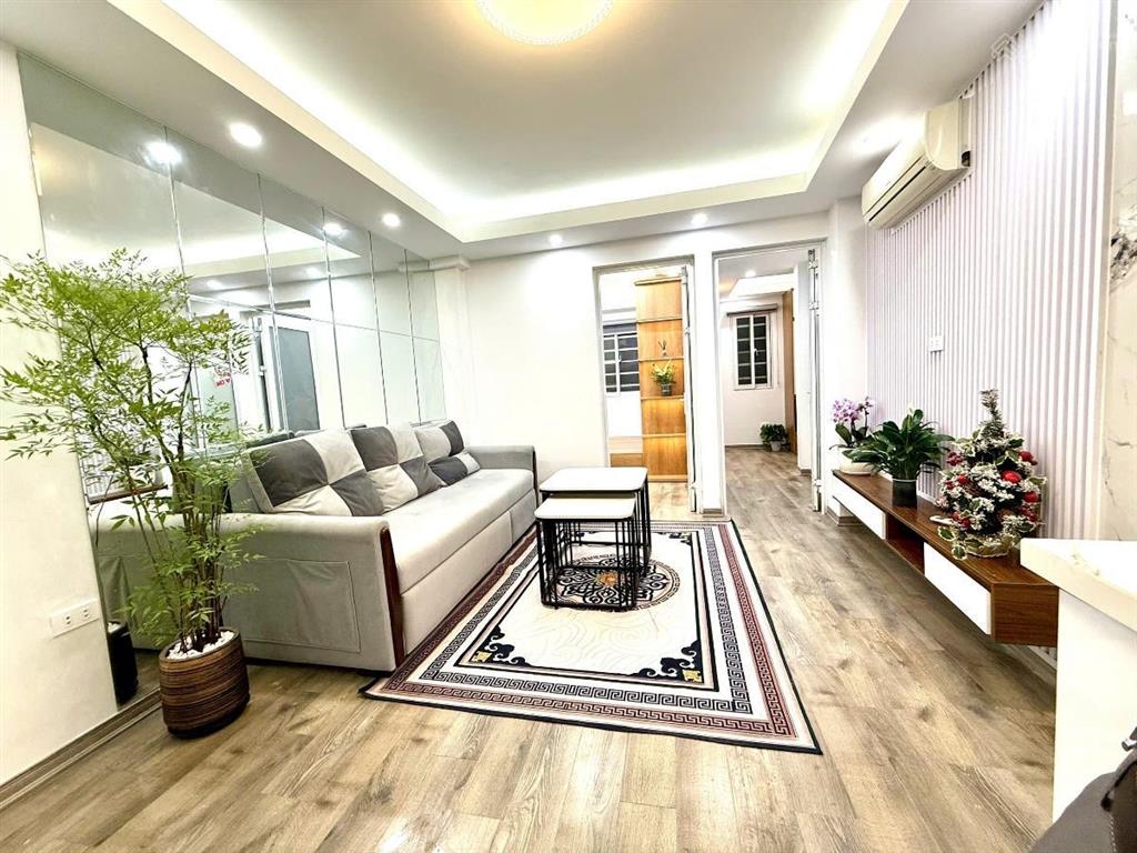 Ccmn thụy khuê,căn góc 2 ngủ,1 khách,1wc,1 bếp. dt 51m giá 2,4 tỷ