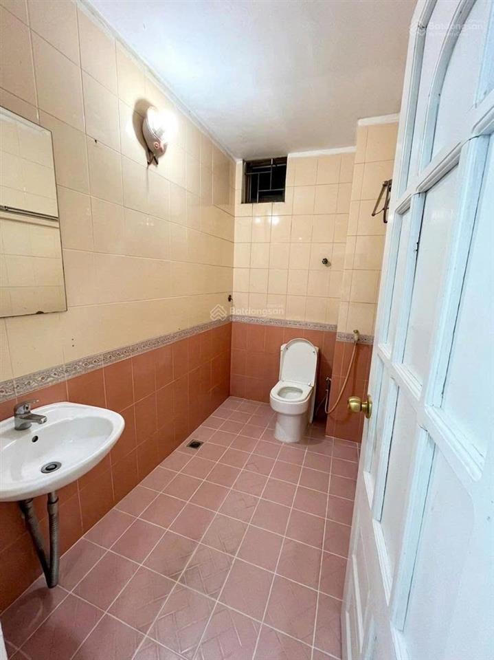 Cc cho thuê vp phố nguyễn khang dt 50m2 giá chỉ 9tr tòa nhà vp đầy đủ tiện nghi