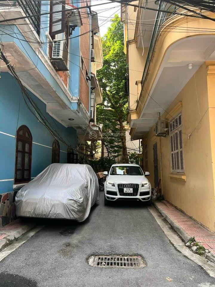 Hạ chào 4 tỷ  phân lô hoàng quốc việt 3 thoáng  nhà dân xây có sân để xe riêng  ô chờ thang máy