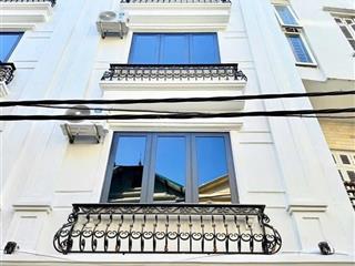 Bán gấp nhà mới tt cầu giấy  36m2x5t  1 nhà ra phố  ngõ rộng 3m  thang máy  full nội thất
