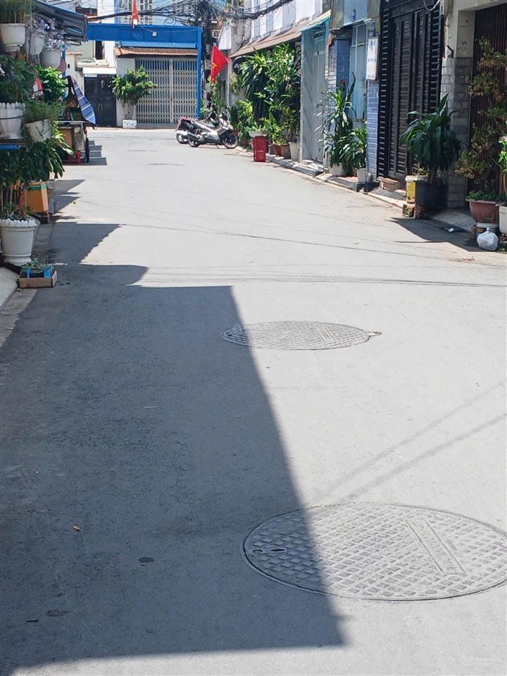 Tân phú  hẻm 6m thông  đường tân kỳ tân quý  5.4 x 15m  4 tầng  8.5 tỷ.