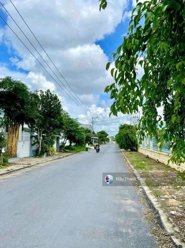 Thanh lý nhanh lô đất để về quê dt 90m2 giá 1tỷ2 ngay bệnh viện xuyên á, củ chi sổ hồng riêng.