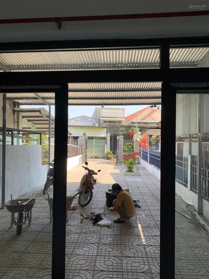 Cho thuê nhà nguyên căn 168m2 vòng xoay long thành, gần chợ đầu mối, kdc