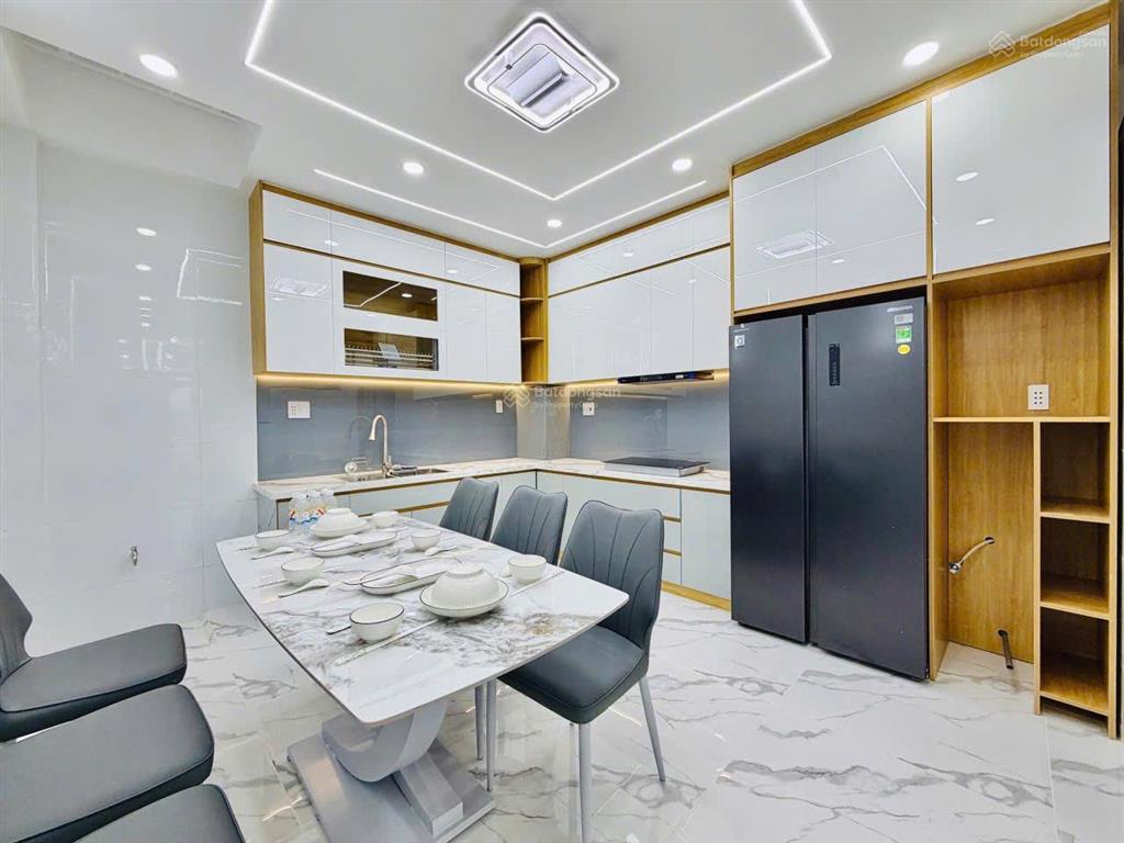 Mua nhà tặng nhà hxh 111 phạm văn chiêu p14 4x14m 250m sàn 4 tầng st chỉ 8.9 tỷ tl