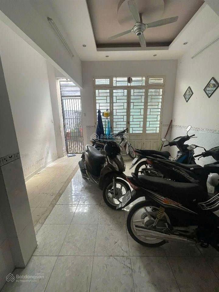 Bán chdv 81 phạm văn đồng p3 4,7x17 cn 80m² đct 13p tn 400tr/năm cách mặt tiền 30m, giá 9,5 tỷ tl