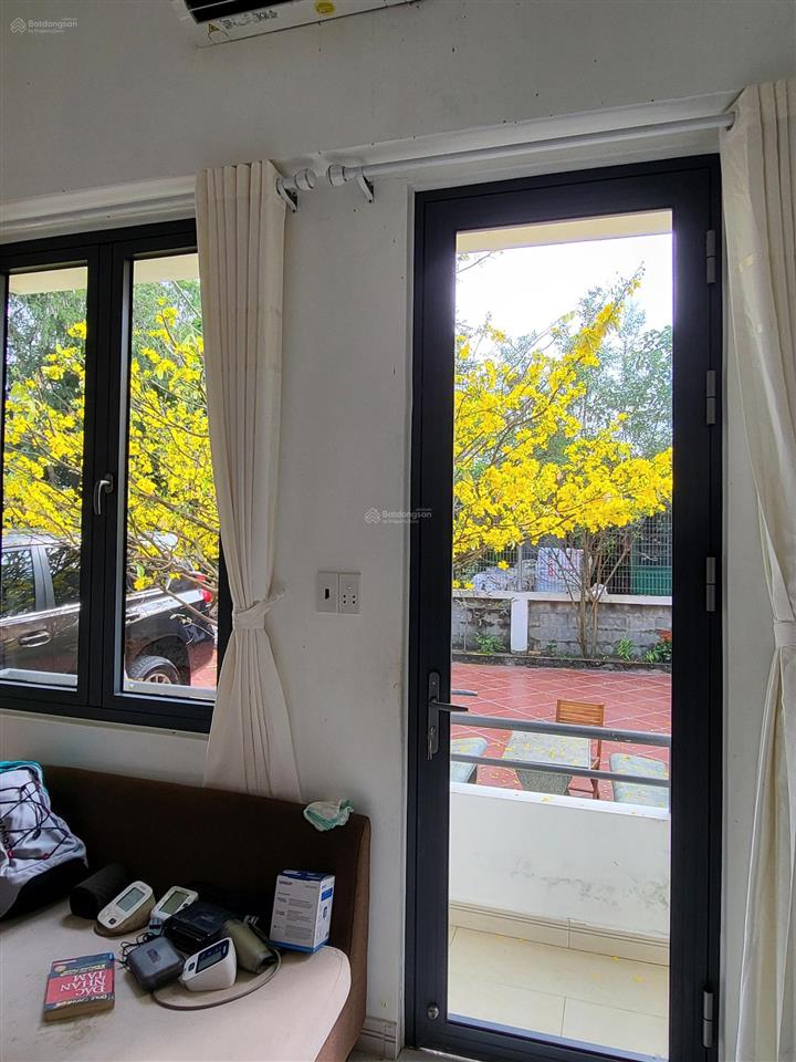 Cần bán nhà biệt thự 2300m2, có 200 m2 đất ở, nhà thủy tạ, ao cá, vườn cây ăn trái đang thu hoạch