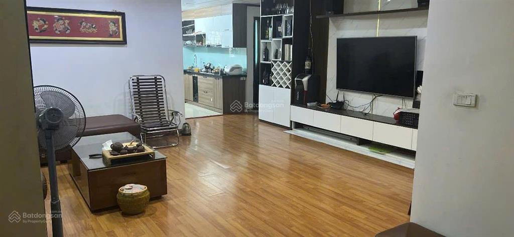 Giá rẻ!. bán gấp căn 115m2, 3pn giá 5,9 tỷ ban công đông nam toà bình vượng tower 200 quang trung
