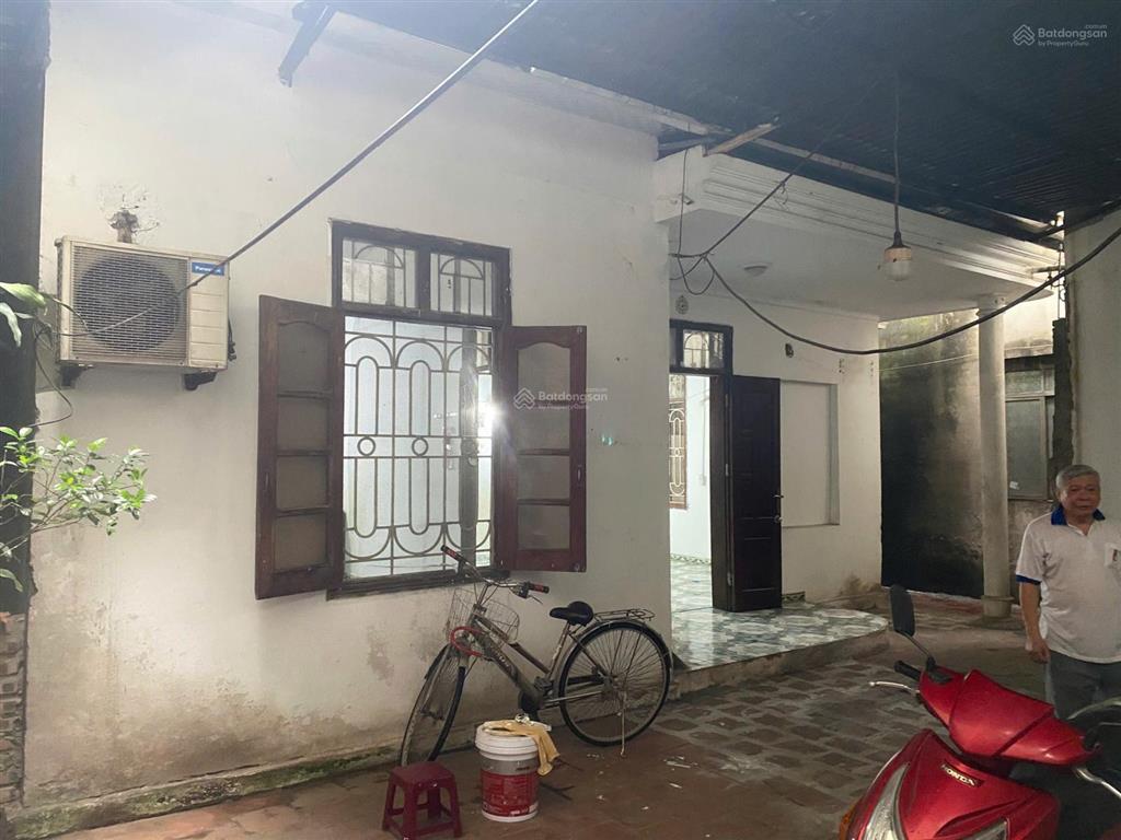 Cho thuê nhà đất 135m2 trên phố trần bình