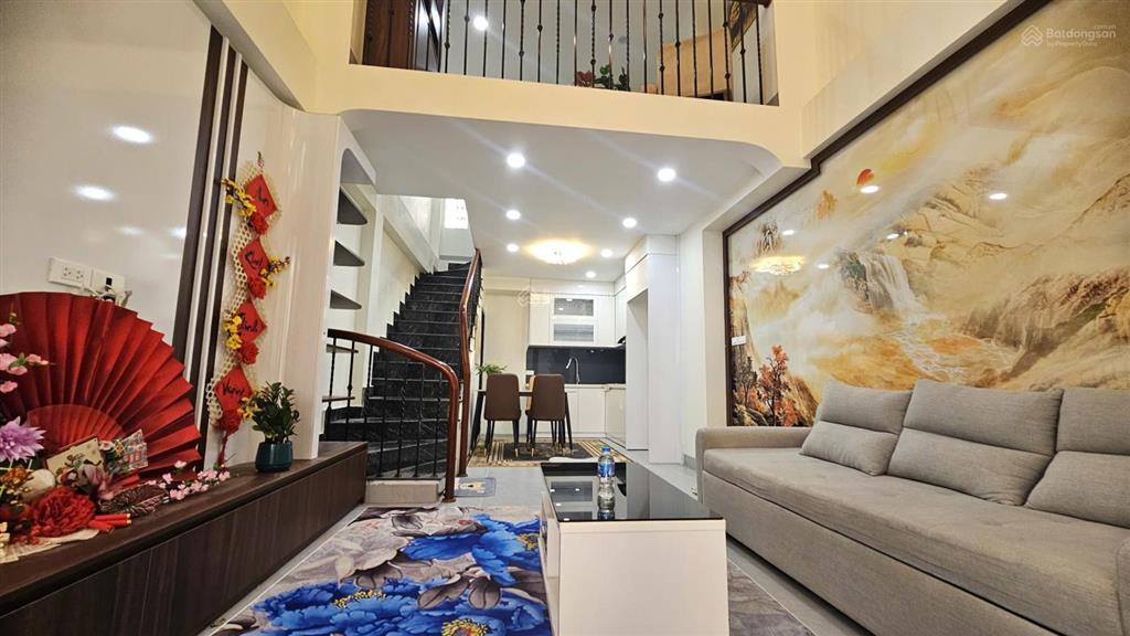 Giảm chào 1 tỷ! nhà mới 6t5pn, cách phố yên hoà 15m, ngõ rộng thoáng, ở cực sướng hoặc cho thuê