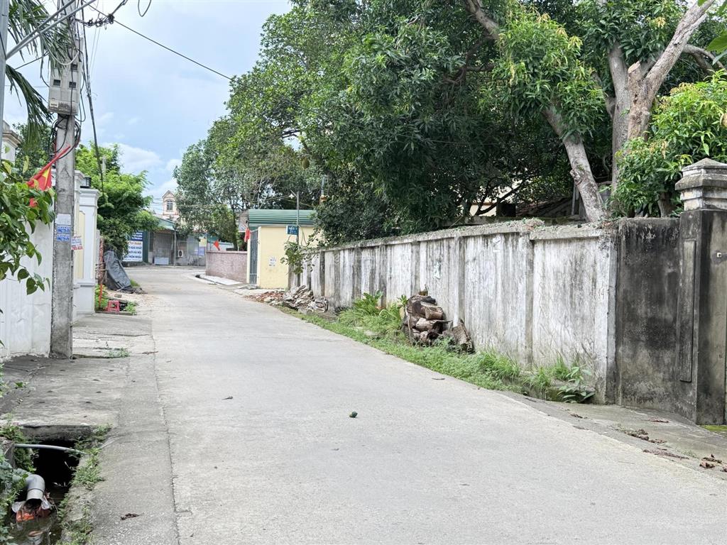 Bán mảnh đất chiến thắng trung tâm tt xuân mai 820m2 có 180m2 odt vị trí sát ga tàu metro tương lai