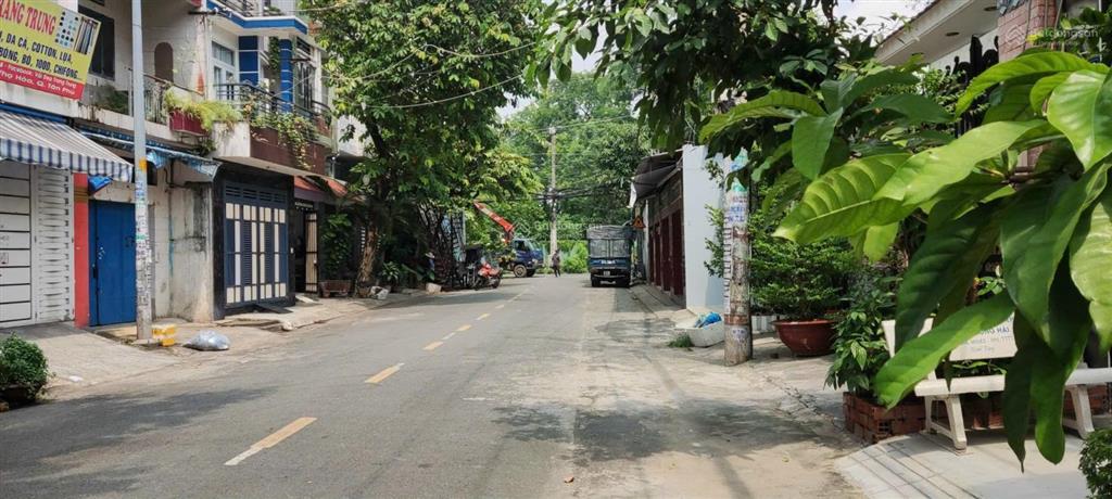 Bán nhà mặt tiền đường lê thiệt khu họ lê tân phú, 4mx25m, nhà 2 lầu kiên cố. giá tốt chỉ 9.6 tỷ tl