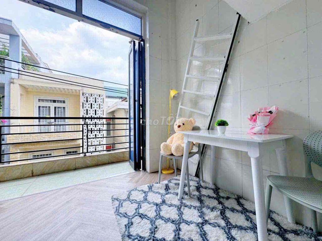 Ngay đường Trường Chính - view ban công cực thoáng - vị trí đẹp