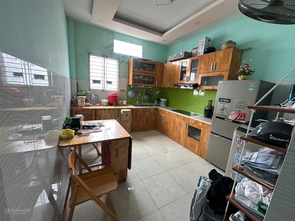 Kiếm vốn chơi wc, dt 38m2, 1t 1 lau, 2pn 2wc, shr