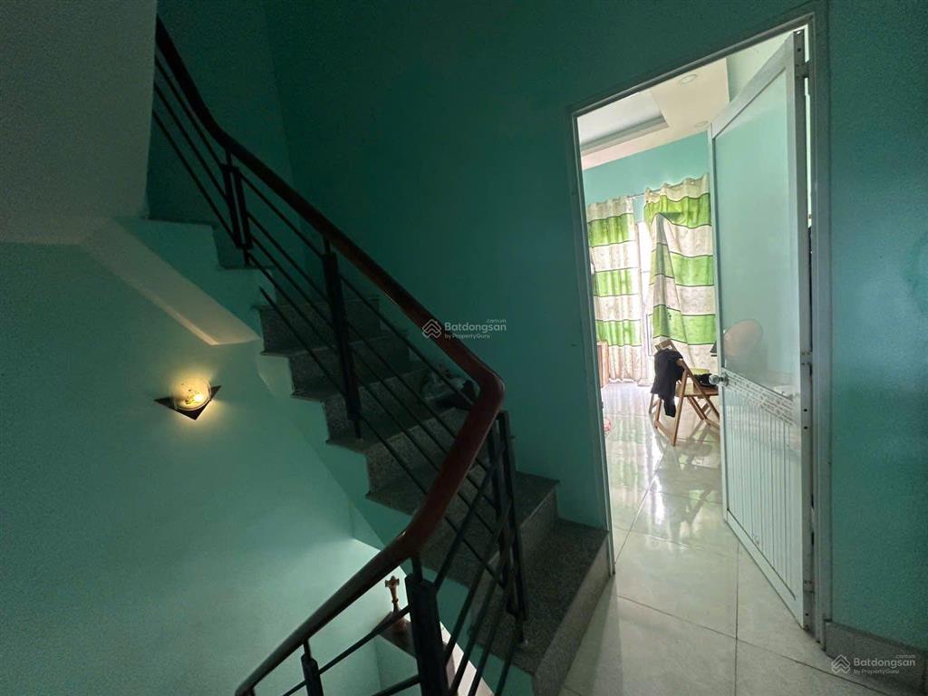 Kiếm vốn chơi wc, dt 38m2, 1t 1 lau, 2pn 2wc, shr