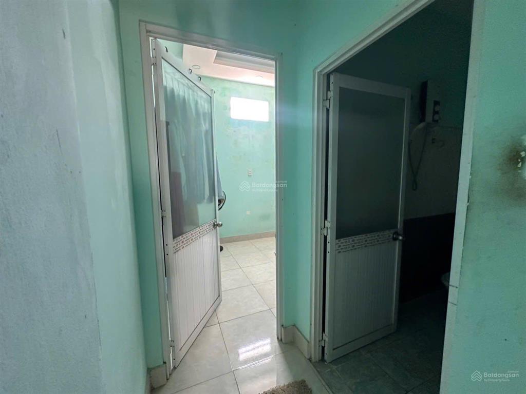 Kiếm vốn chơi wc, dt 38m2, 1t 1 lau, 2pn 2wc, shr