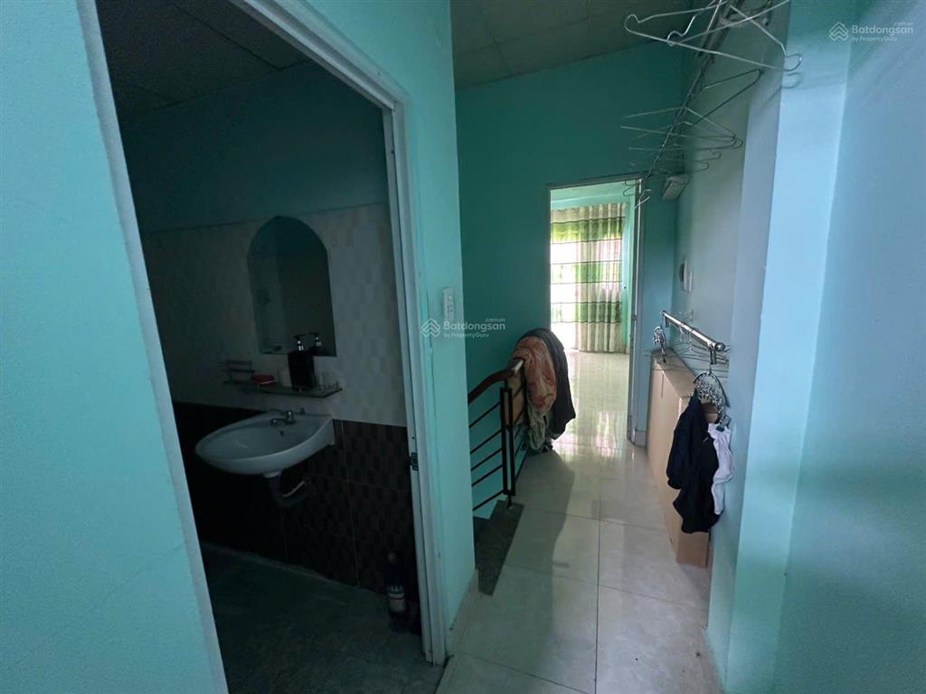 Kiếm vốn chơi wc, dt 38m2, 1t 1 lau, 2pn 2wc, shr
