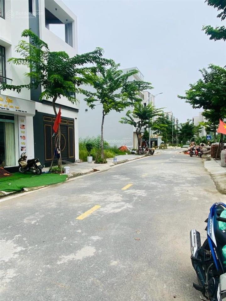 Đất tái định cư thôn nội đồng  mê linh  hà nội. 180m2 mặt tiền 11m. gần hud mê linh. giá chỉ 1x